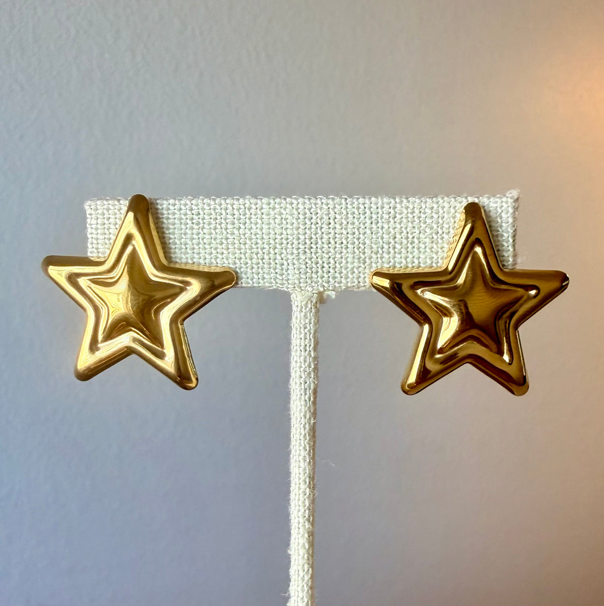 Oversized Star Stud