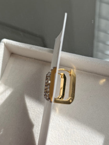 Squared Stone Huggies