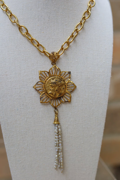 Vintage Floral Pearl Coin