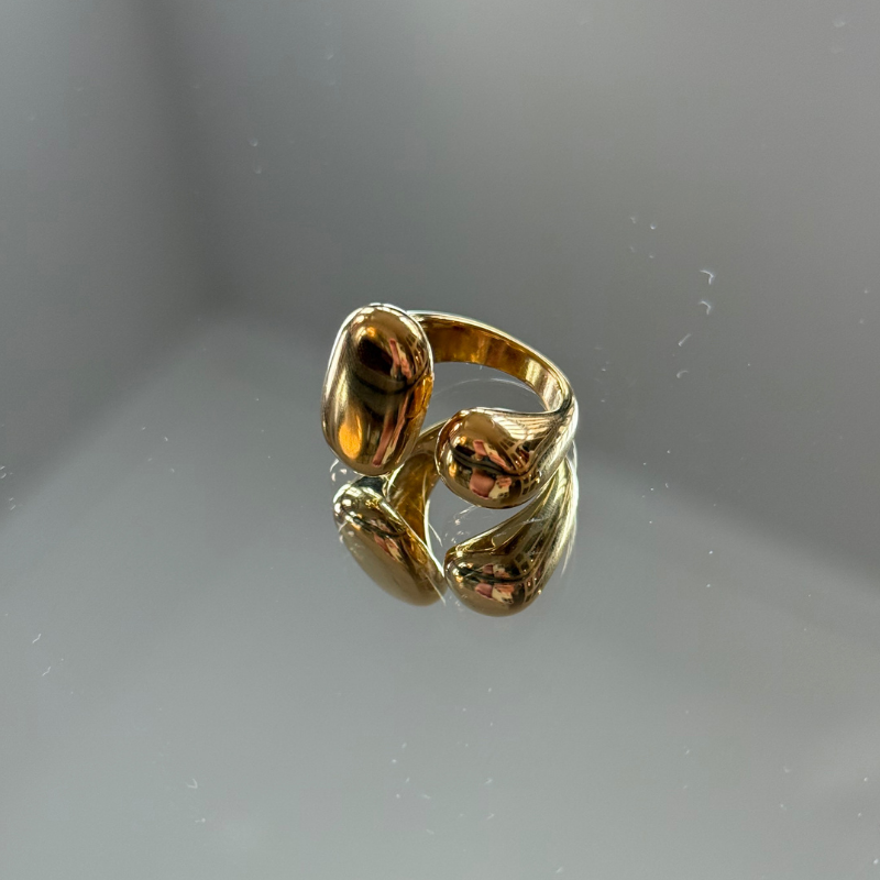 The Oval Ring
