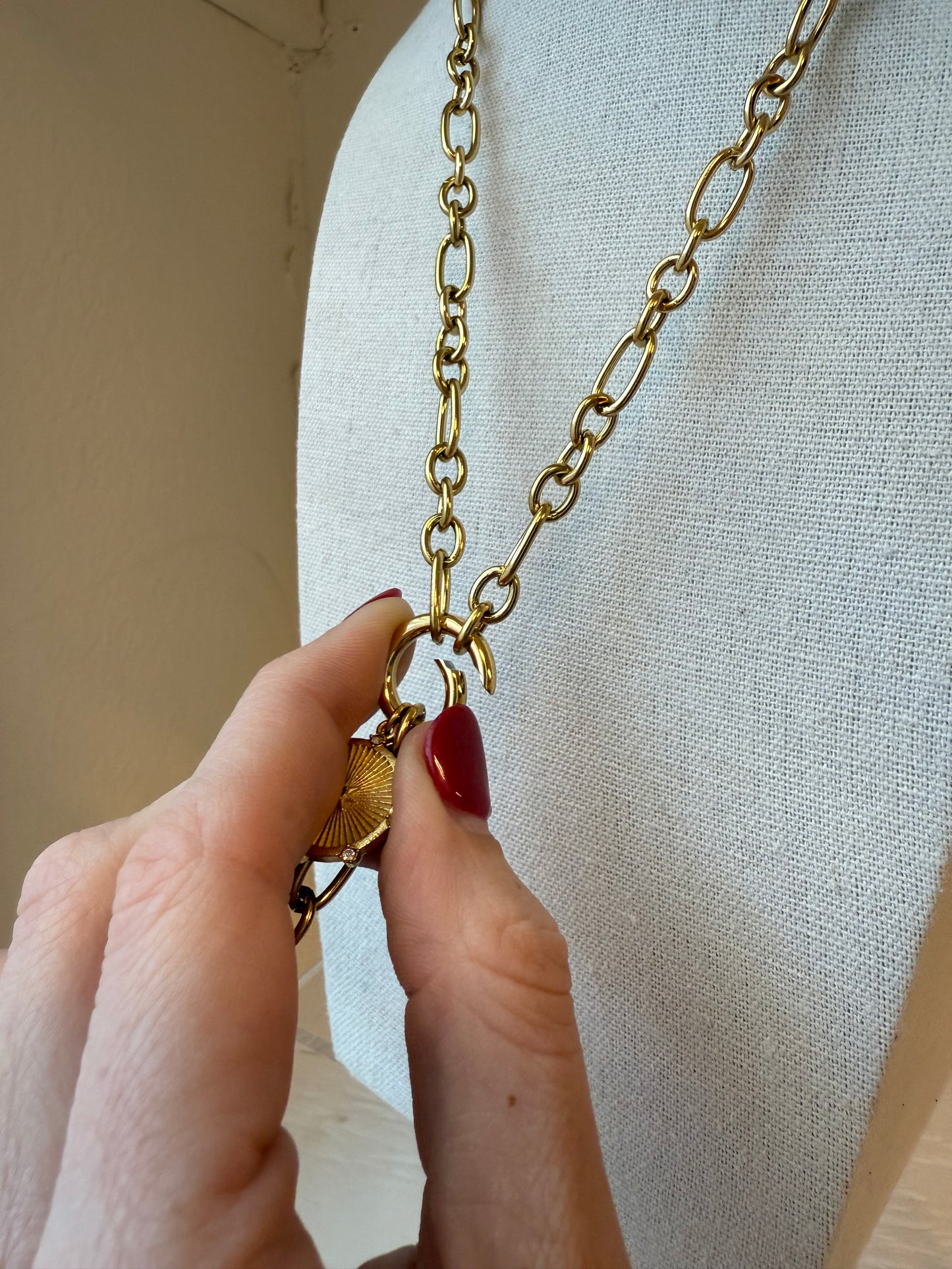 LOVE Charm Keeper Drop Down