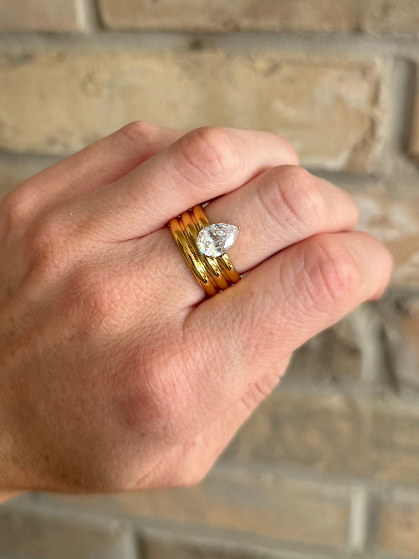 Teardrop Ribbed Ring