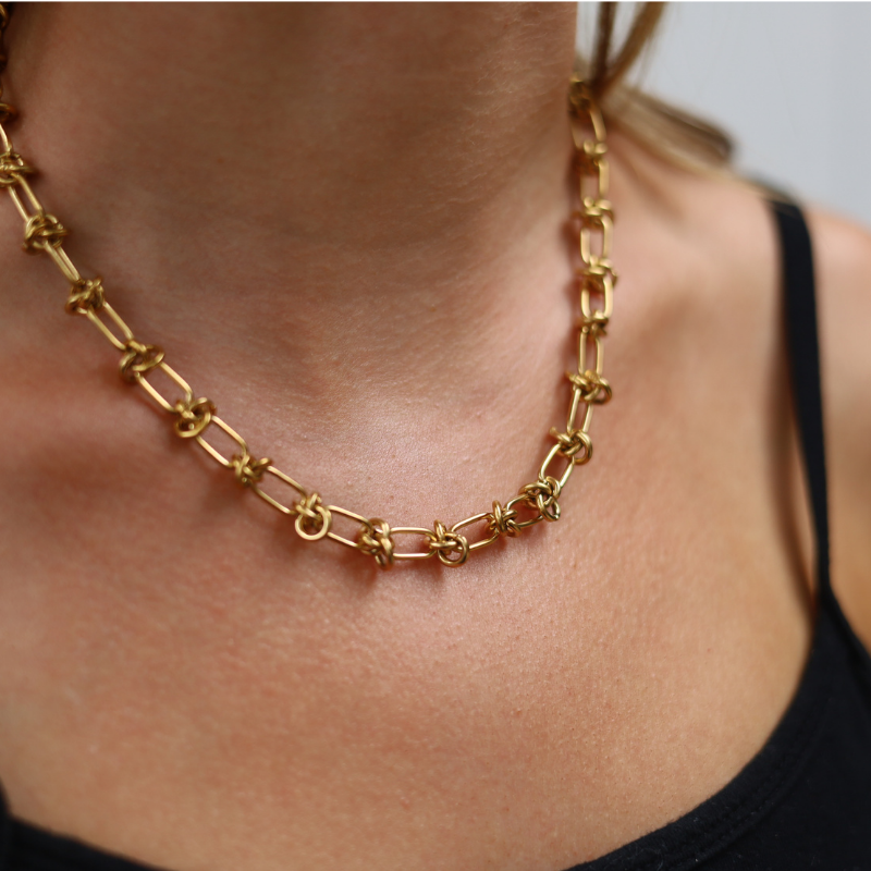 Knotted Chain
