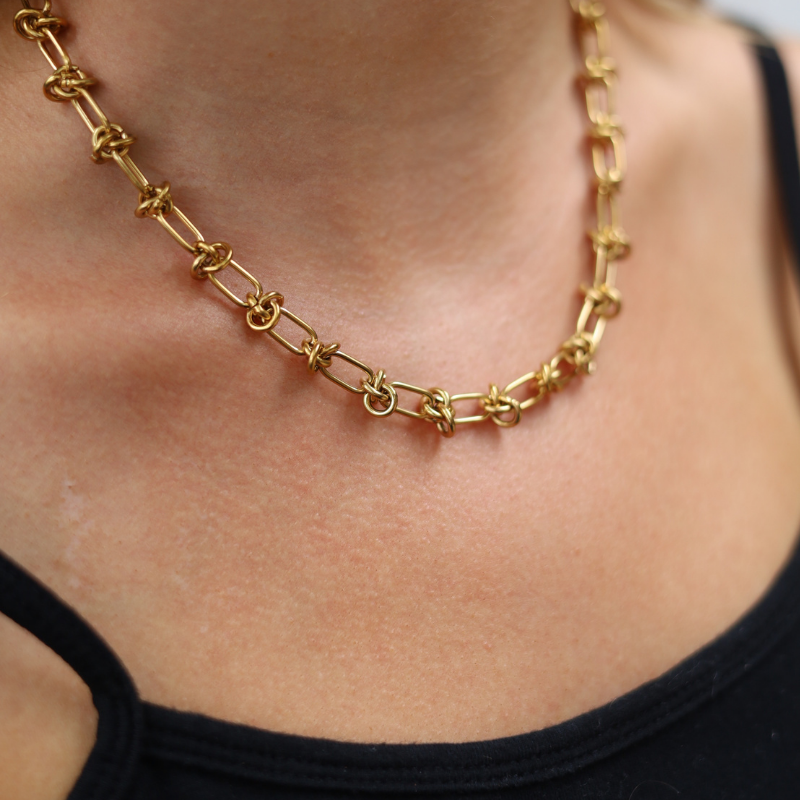 Knotted Chain